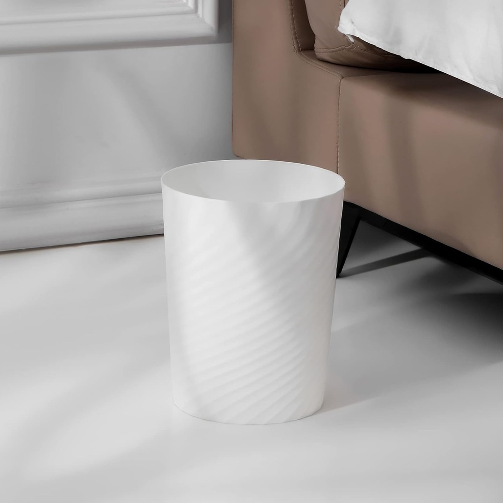 uujoly-plastic-small-trash-can-wastebask-2.jpg